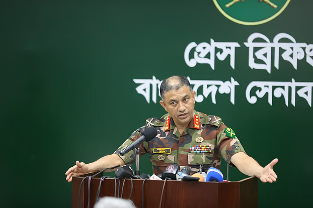 পরোয়ানা থাকা ১৫ সেনা কর্মকর্তা হেফাজতে: সেনাসদর