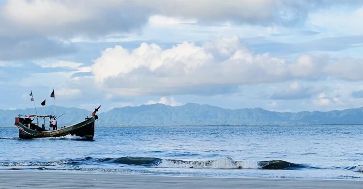 টেকনাফে সাগর থেকে ৭ জেলেকে ধরে নিয়ে গেছে আরাকান আর্মি