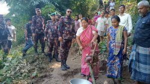 সীমান্ত সুরক্ষার পাশাপাশি পানছড়ির দুর্গম অংজ পাড়ায় বিজিবির মানবিক কর্মসূচি