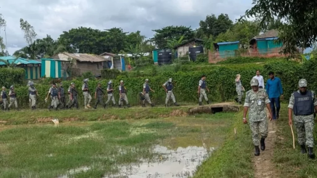 টেকনাফের পাহাড়ে থেমে থেমে গোলাগুলি, গুলি এসে পড়লো পুলিশ ক্যাম্পে