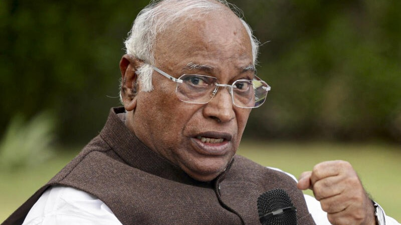 পুনরায় আরএসএস নিষিদ্ধের দাবি তুললেন কংগ্রেস সভাপতি