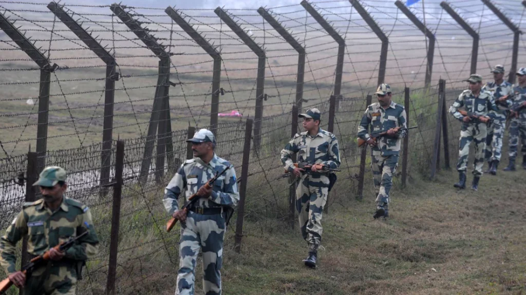 বাংলাদেশ, পাকিস্তান ও নেপাল সীমান্তে উচ্চ সতর্কতা জারি ভারতের