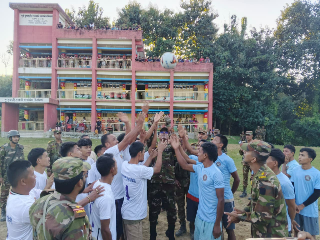 বাঘাইছড়ির ভূয়াছড়িতে সেনাবাহিনীর ব্যতিক্রমী ফুটবল টুর্নামেন্টে উৎসবের আমেজ