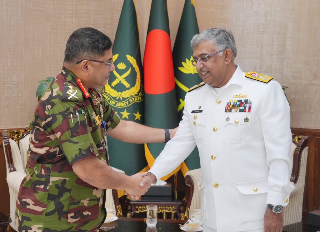সেনাপ্রধানের সঙ্গে পাকিস্তান নৌবাহিনী প্রধানের সৌজন্য সাক্ষাৎ
