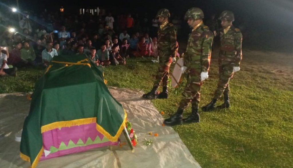 সামরিক মর্যাদায় প্রয়াত কর্পোরাল রিপেন চাকমাকে চিরবিদায়