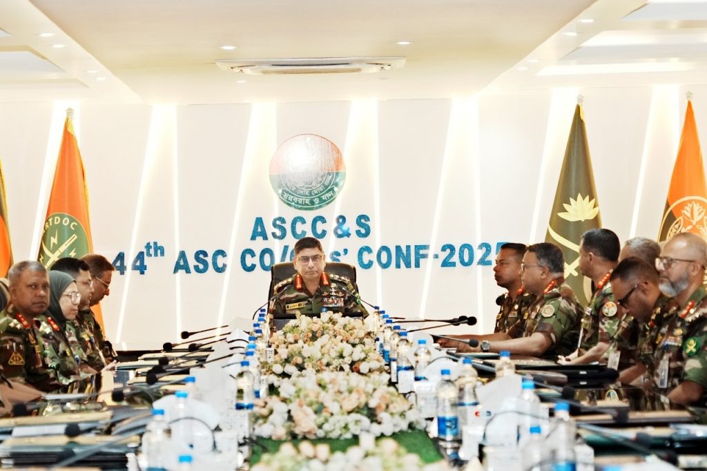 একুশ শতকের চ্যালেঞ্জ মোকাবিলায় প্রস্তুত থাকার আহ্বান সেনাপ্রধানের