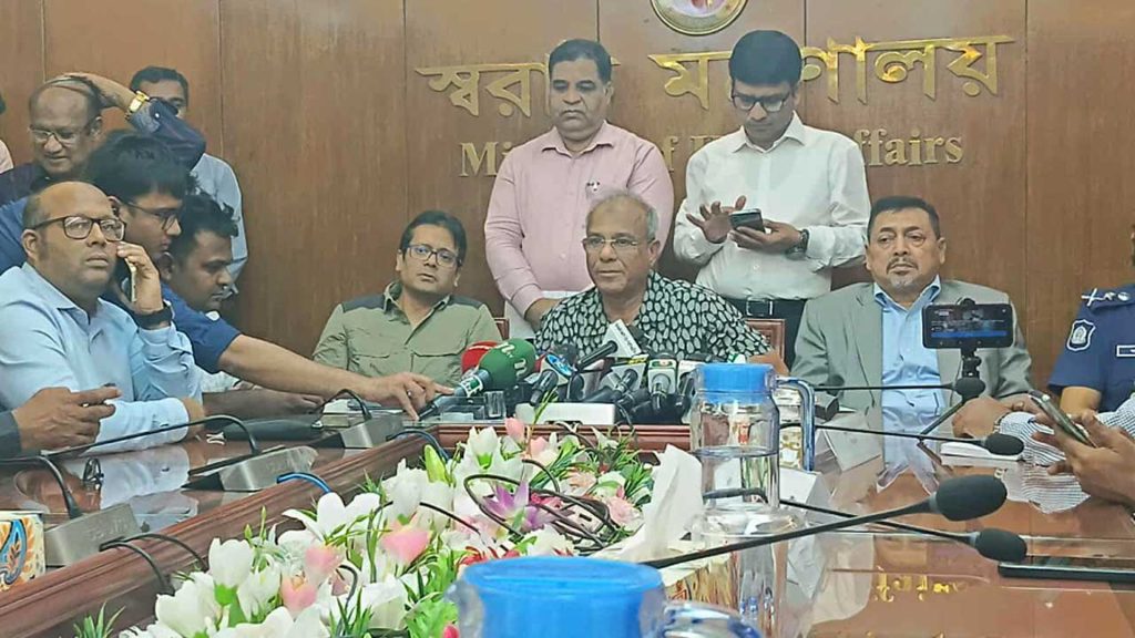 নির্বাচনে সেনাবাহিনীর ম্যাজিস্ট্রেসি পাওয়ার থাকবে কি না, এখনই বলা যাচ্ছে না: স্বরাষ্ট্র উপদেষ্টা