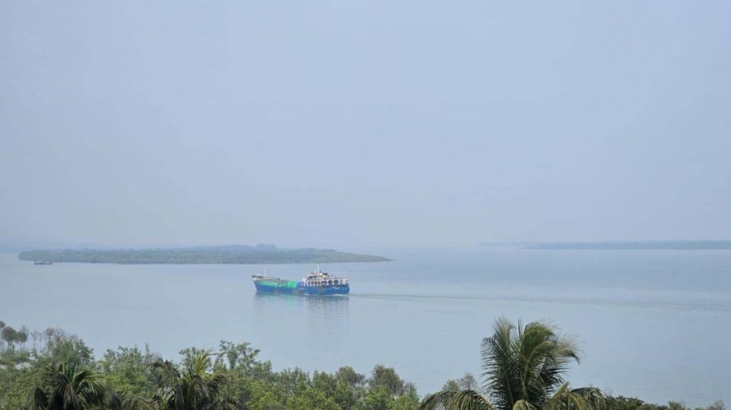 মিয়ানমার সীমান্তে ইয়াবাসহ তিন মাদক পাচারকারী আটক