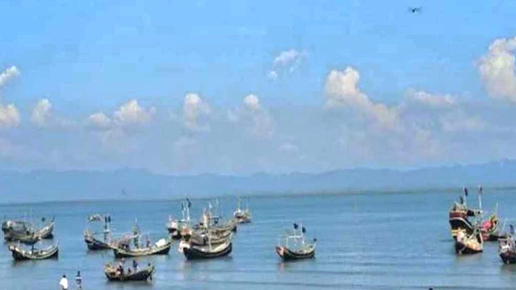 মিয়ানমারের জলসীমায় আরাকান আর্মির হাতে ১৩ বাংলাদেশি জেলে আটক