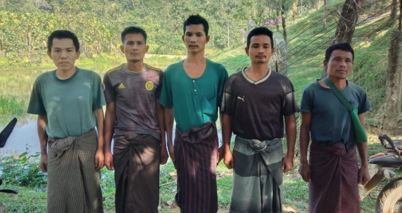 বান্দরবানে ঘুমধুম সীমান্তে মিয়ানমার সেনা ও বিজিপির ৫ সদস্য আটক