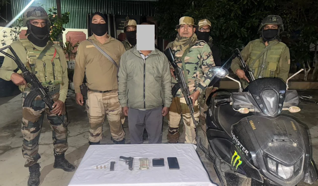 মনিপুরে অস্ত্র ও গুলিসহ নিষিদ্ধ উগ্র সংগঠনের সক্রিয় সদস্য গ্রেপ্তার