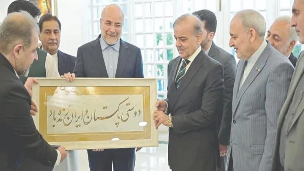 মুসলিম বিশ্বকে ঐক্যবদ্ধ করতে একসঙ্গে কাজ করবে ইরান-পাকিস্তান