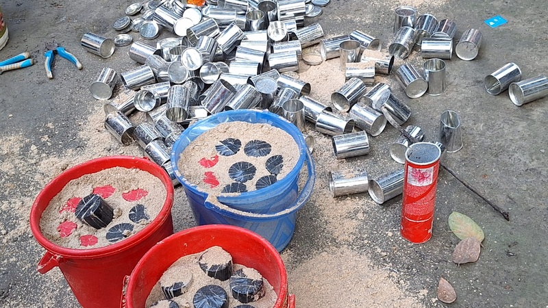 মুন্সীগঞ্জে সেনাবাহিনীর অভিযানে ৪০টি ককটেলসহ গ্রেপ্তার ১