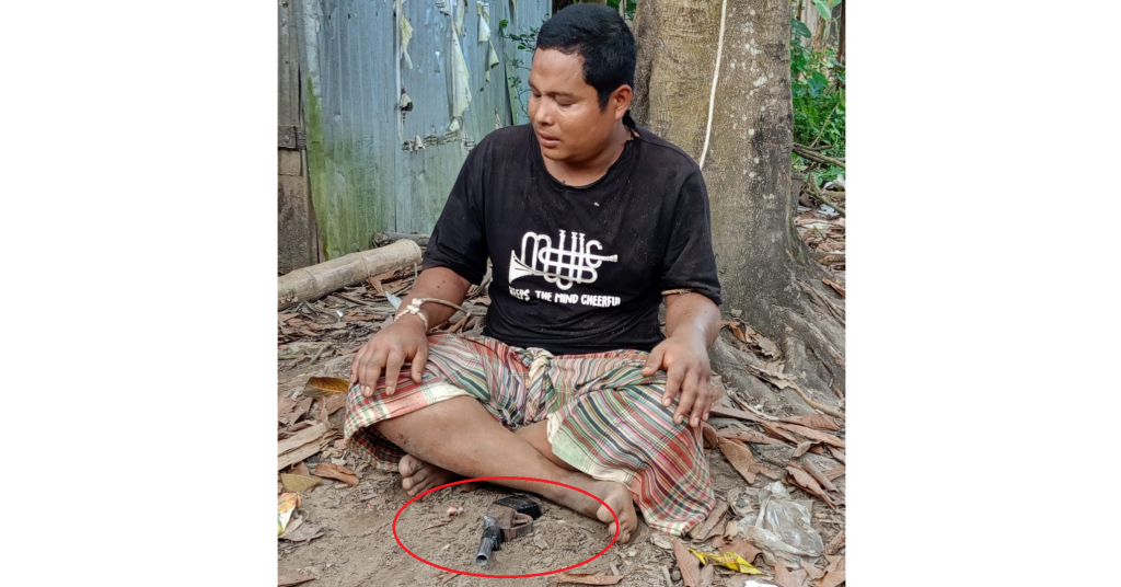 রামগড়ে অস্ত্রসহ ইউপিডিএফ সন্ত্রাসী আটক, সেনাবাহিনীর মাধ্যমে থানায় হস্তান্তর