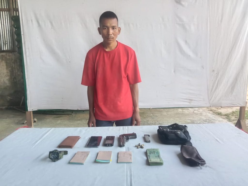 পানছড়িতে চাঁদাবাজি করতে এসে অস্ত্র-গুলি ও চাঁদার রশিদসহ ইউপিডিএফ সন্ত্রাসী আটক