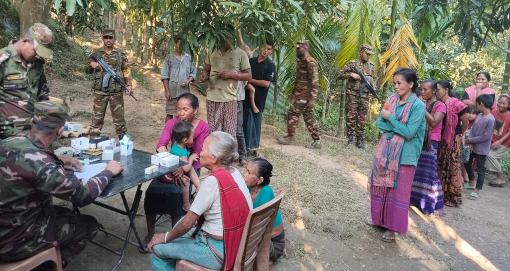 লক্ষীছড়ির দুর্গম এলাকায় সেনাবাহিনীর বিনামূল্যে মেডিকেল ক্যাম্প, সেবা পেল পাঁচ শতাধিক মানুষ