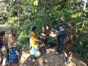 লক্ষীছড়ির দুর্গম এলাকায় সেনাবাহিনীর বিনামূল্যে মেডিকেল ক্যাম্প, সেবা পেল পাঁচ শতাধিক মানুষ