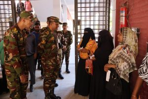 স্বাস্থ্যসেবার মান উন্নয়নে সেনাবাহিনীর উদ্যোগ: সাধারণ মানুষের ভালোবাসায় সিক্ত আলীকদম জোন অধিনায়ক