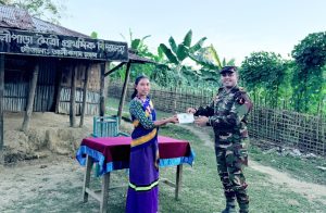 বান্দরবানের দুর্গম এলাকায় আলীকদম জোন কর্তৃক অসচ্ছলদের মাঝে অনুদান প্রদান 