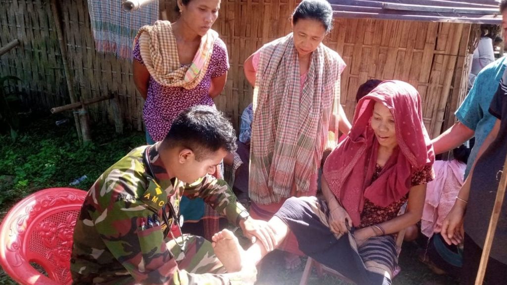 ঝিরি-ঝরনা পেরিয়ে সেনাবাহিনীর চিকিৎসা মিশন, বাধা দিচ্ছে ইউপিডিএফ