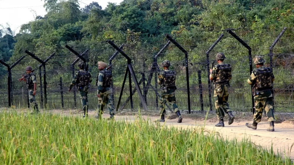 ভারত কেন বাংলাদেশের সীমান্তে সামরিক উপস্থিতি বাড়াচ্ছে?