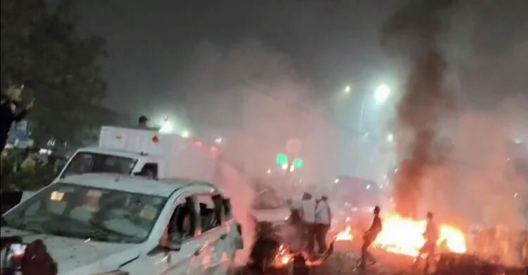 ভয়াবহ বিস্ফোরণের পর দিল্লি, উত্তর প্রদেশ ও মুম্বাইয়ে উচ্চ সতর্কতা