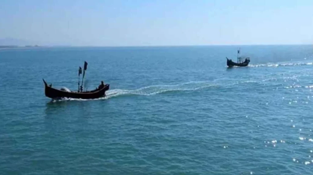 বঙ্গোপসাগর থেকে ট্রলারসহ ২৬ জেলেকে ধরে নিয়ে গেছে ভারতীয় কোস্টগার্ড