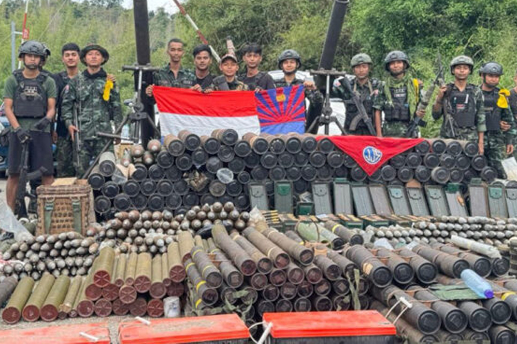 ৩৫ বছর পর মায়ানমার-থাইল্যান্ড সীমান্তবর্তী শহর পুনরুদ্ধার করল ‘কারেন’ বিদ্রোহীরা