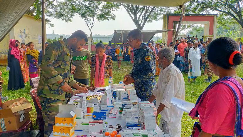 খাগড়াছড়ির মানিকছড়ির দুর্গম এলাকায় সেনাবাহিনীর বিনামূল্যে চিকিৎসাসেবা প্রদান