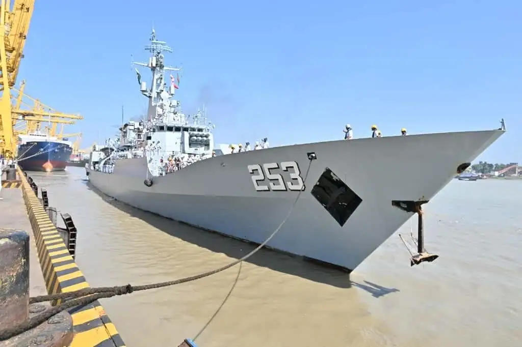 শুভেচ্ছা সফরে চট্টগ্রামে পাকিস্তান নৌবাহিনীর জাহাজ ‘পিএনএস সাইফ’