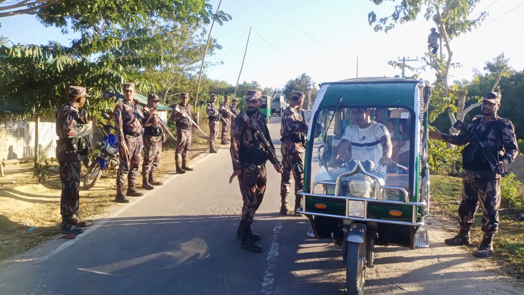 পানছড়িতে আইনশৃঙ্খলা রক্ষায় বিজিবির নজরদারি জোরদার, বসানো হয়েছে চেকপোস্ট