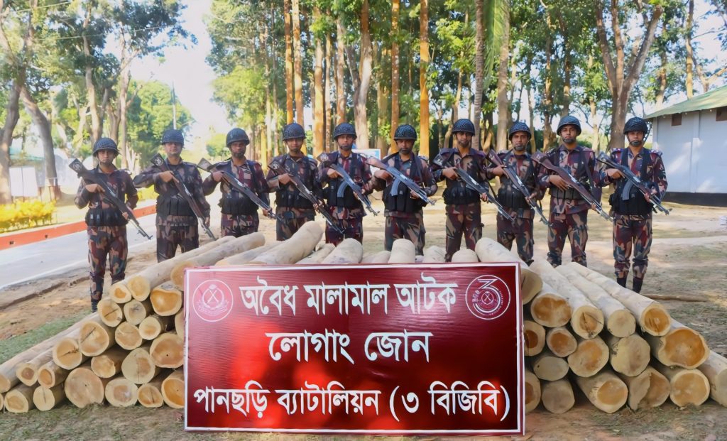 অবৈধভাবে পাচারকালে খাগড়াছড়ির পানছড়িতে বিজিবির অভিযানে সেগুন কাঠ জব্দ