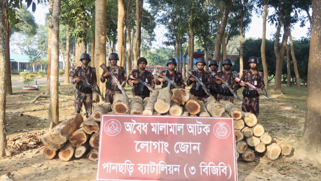 পানছড়িতে গভীর রাতে বিজিবির অভিযান: অবৈধভাবে পাচারকালে সেগুন কাঠ জব্দ