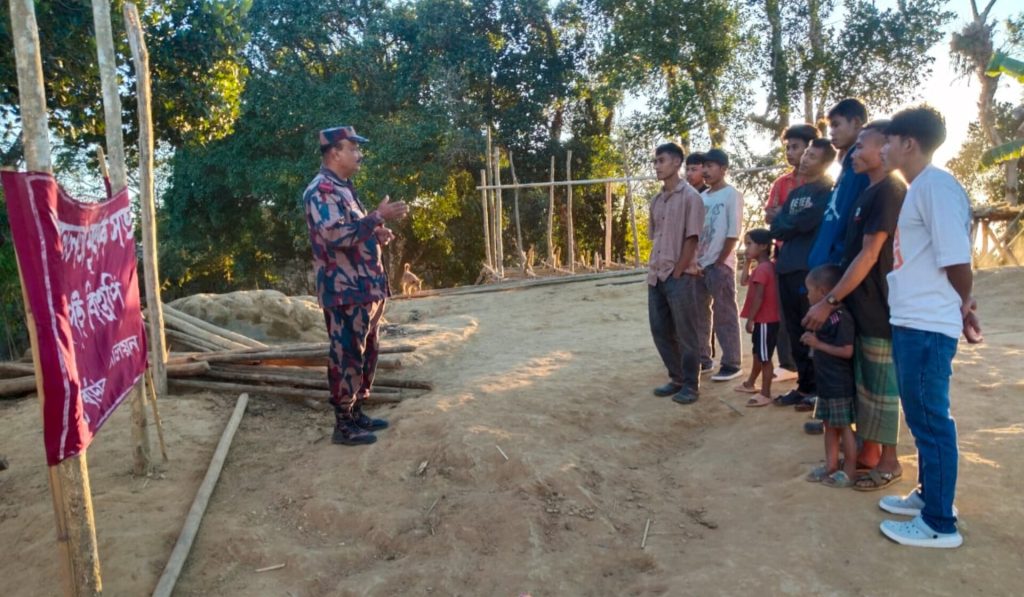 দুর্গম জুপুইপাড়ায় অবৈধ অস্ত্র ও পুশইন রোধে ৫৪ বিজিবির জনসচেতনতামূলক সভা