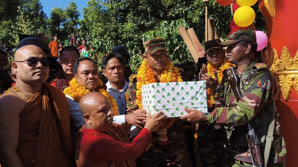 ‘সেনাবাহিনীর লক্ষ্য আপনাদের নিরাপত্তা’- বৌদ্ধবিহার উদ্বোধনে আলীকদম জোন অধিনায়ক