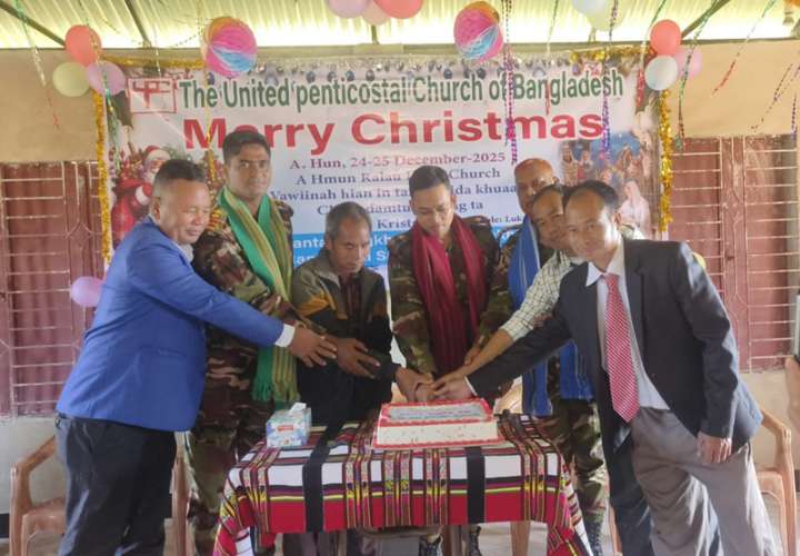 বড়দিন উপলক্ষে জুরাছড়িতে সেনাবাহিনীর উদ্যোগে পাংখুয়াপাড়া গির্জায় সম্প্রীতি ও সৌহার্দ্যপূর্ণ কর্মসূচি