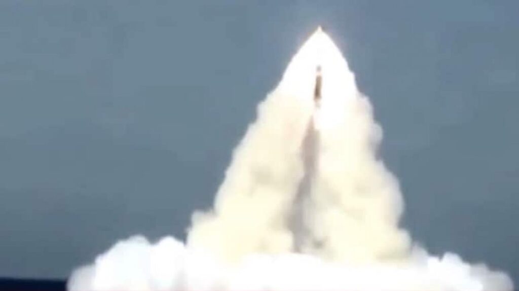 বঙ্গোপসাগরে পারমাণবিক সাবমেরিক থেকে নতুন ক্ষেপণাস্ত্র পরীক্ষা ভারতের