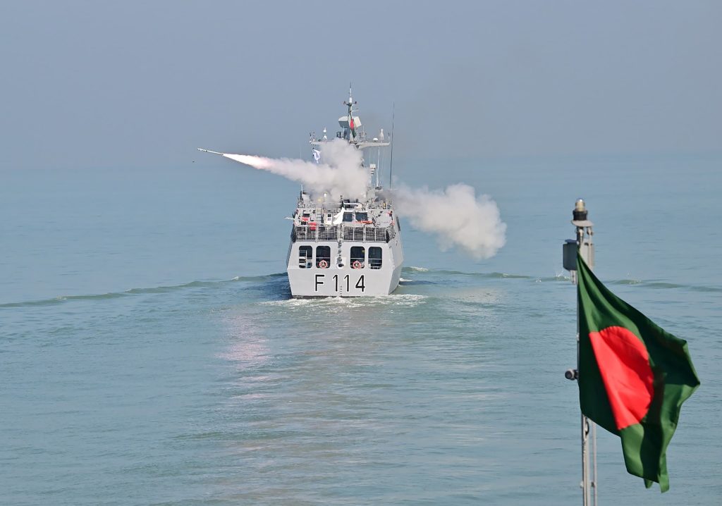 বঙ্গোপসাগরে সফল ক্ষেপণাস্ত্র উৎক্ষেপণ: নৌবাহিনীর বাৎসরিক সমুদ্র মহড়া-২০২৫ সমাপ্ত