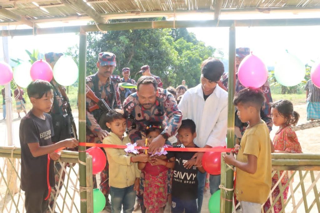 বান্দরবানের দুর্গম থানচি সীমান্তে বিজিবির উদ্যোগে প্রাথমিক বিদ্যালয় প্রতিষ্ঠা