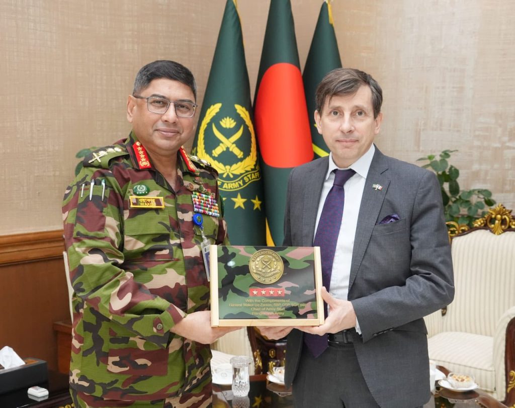 সেনাবাহিনী প্রধানের সঙ্গে ফরাসি রাষ্ট্রদূতের সৌজন্য সাক্ষাৎ