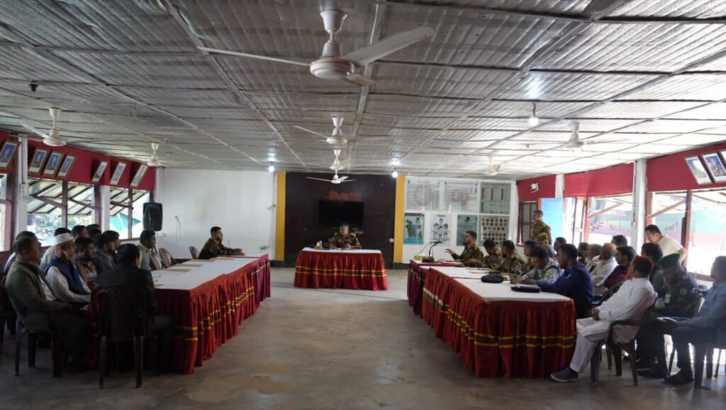 চাঁদাবাজি প্রতিরোধ ও বাজার ব্যবস্থাপনায় মহালছড়িতে সেনা জোনের আলোচনা সভা