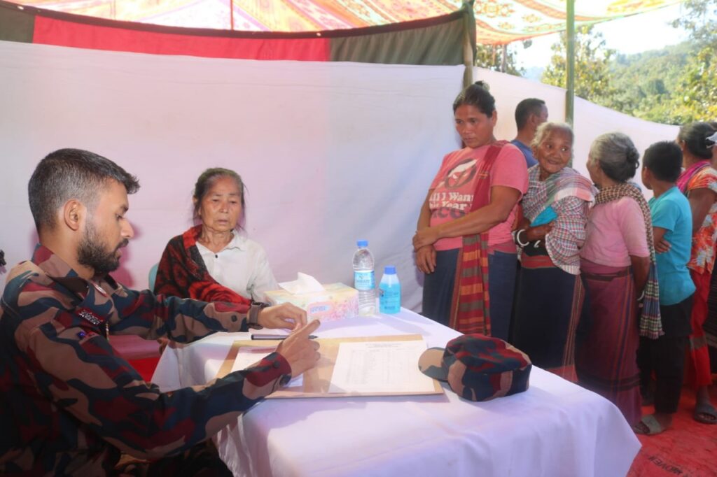 দুর্গম পাহাড়ে বাবুছড়া ব্যাটালিয়নের উদ্যোগে শিক্ষা, চিকিৎসা ও জনসচেতনতামূলক কার্যক্রম