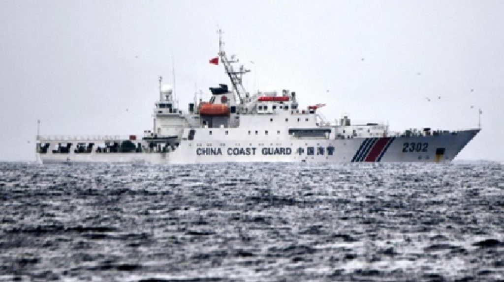 বিতর্কিত দ্বীপের কাছে চীনা ও জাপানি টহল নৌযানের মুখোমুখি অবস্থান