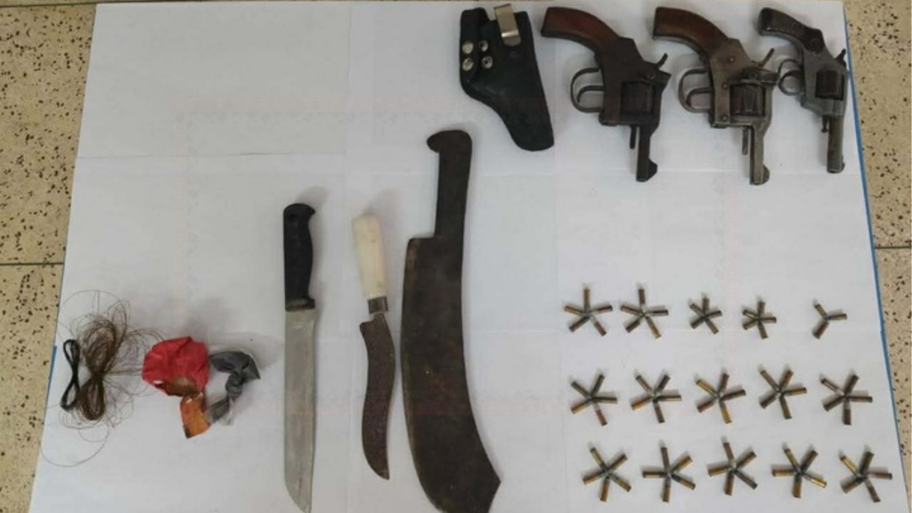 মিরপুরে সেনা অভিযানে বিপুল অস্ত্র উদ্ধার