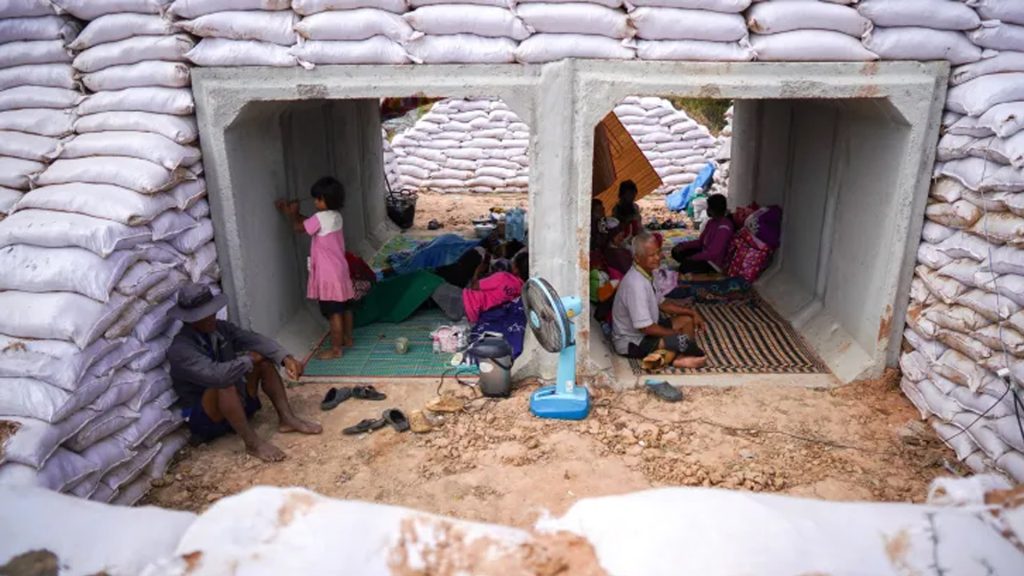 থাইল্যান্ড-কম্বোডিয়ার সীমান্ত সংঘাতে নিহতের সংখ্যা বেড়ে ১৩