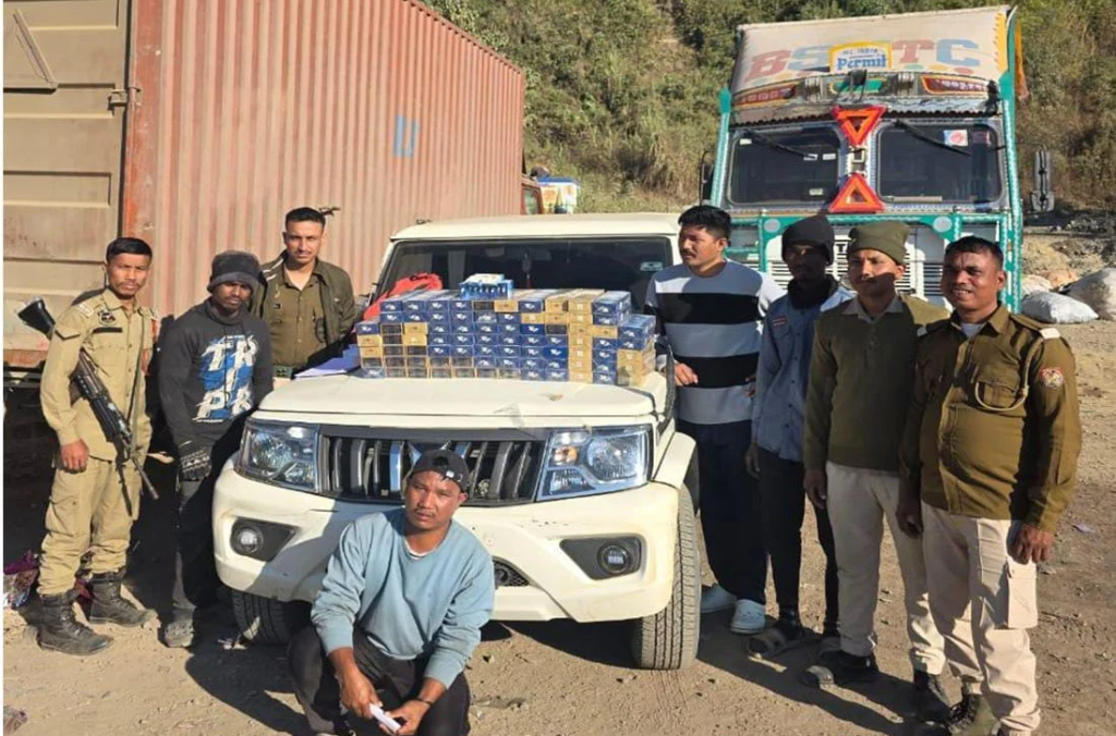 আসামে পুলিশের পৃথক অভিযানে হেরোইন ও বিপুল পরিমাণ বিদেশি সিগারেট জব্দ, গ্রেপ্তার ৩