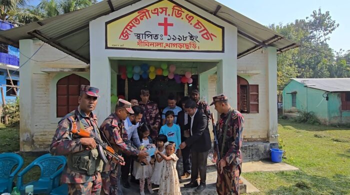 বড়দিনে দীঘিনালায় বিজিবির বাড়তি নিরাপত্তা ও মানবিক উদ্যোগ