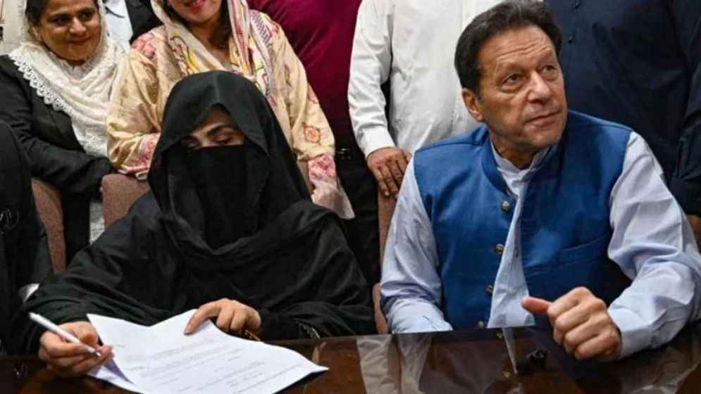 ইমরান খান ও স্ত্রী বুশরার ১৭ বছরের কারাদণ্ড