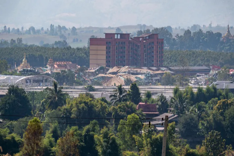 থাইল্যান্ড-মিয়ানমার সীমান্তের কাছে বিস্ফোরণ, অনলাইন প্রতারণা কেন্দ্র নিয়ে সংঘাত