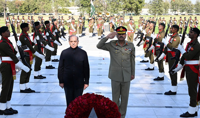 সেনাপ্রধান আসিম মুনিরকে সিডিএফ নিয়োগ নিয়ে বিড়ম্বনায় পাকিস্তান